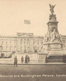 Открытка почтовая. Мемориал Королевы Виктории и Букингемский дворец. Лондон