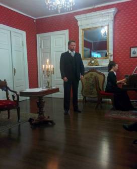 Литературно-музыкальная композиция «Он был в Смоленске щит, в Париже – меч России…»