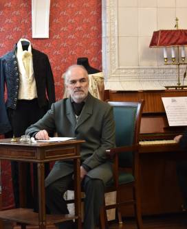 Литературно-музыкальная экспозиция «Подвиг во имя любви»