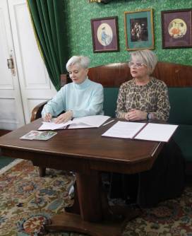 Подписано соглашение о сотрудничестве и совместной деятельности Иркутского музея декабристов и Иркутского областного колледжа культуры